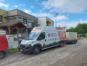 Zateplení domu s pultovou střechou pomocí foukané izolace